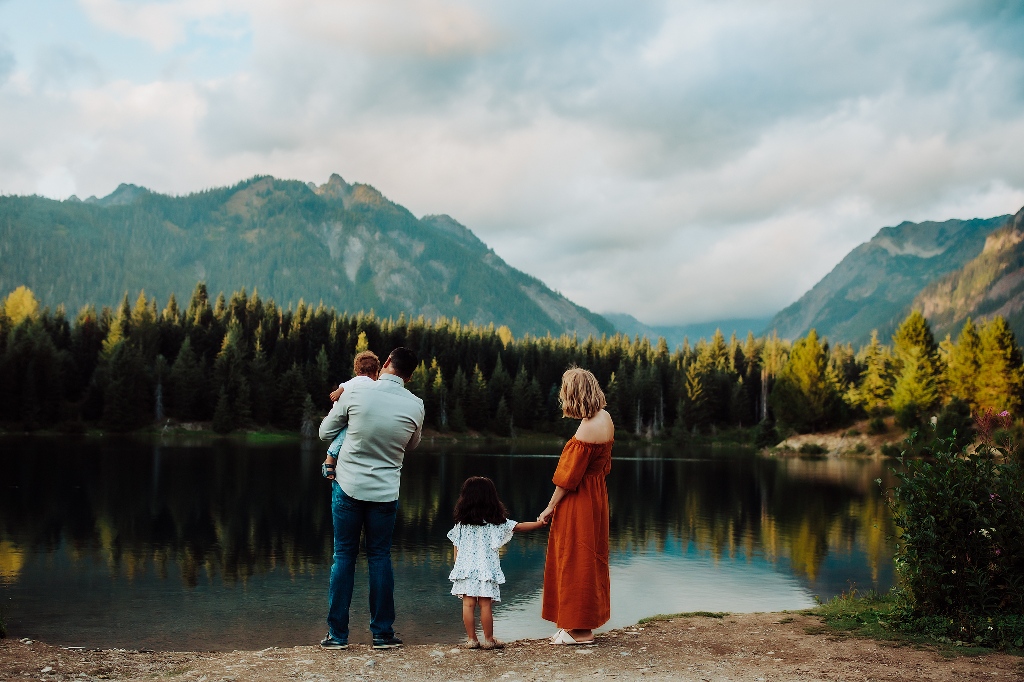 gold creek pond family session